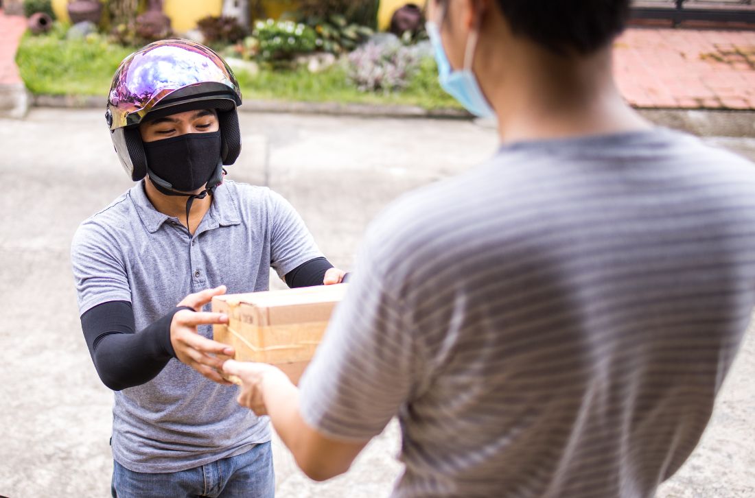 Đơn hàng là "điểm chạm" trực tiếp với người mua